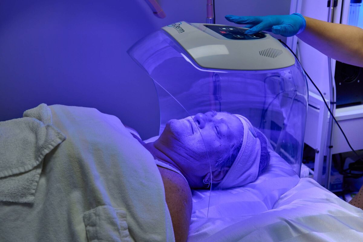 Acne Facial - Image 229 - Lavish Spa 387